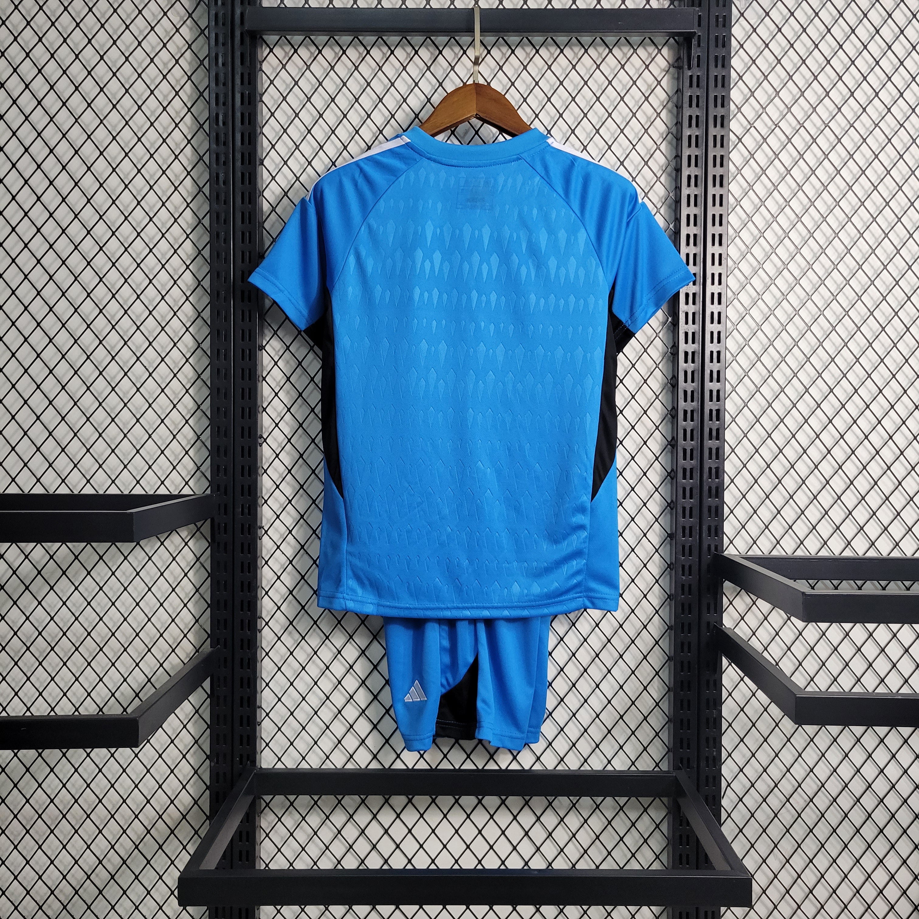 Real Madrid edicion Blue 2023/24 (mini conjunto)