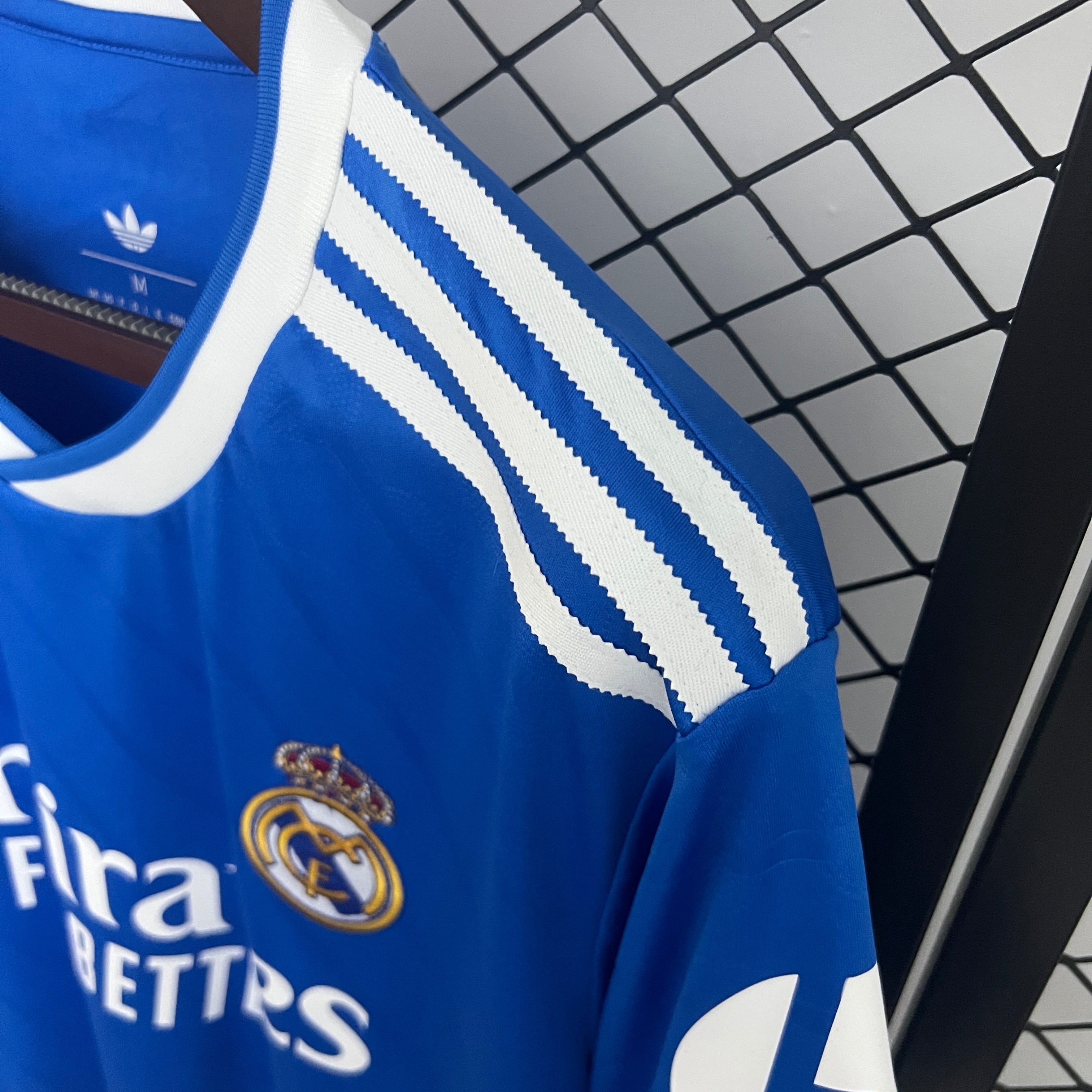 Real Madrid 2025/26 (Segunda equipación)