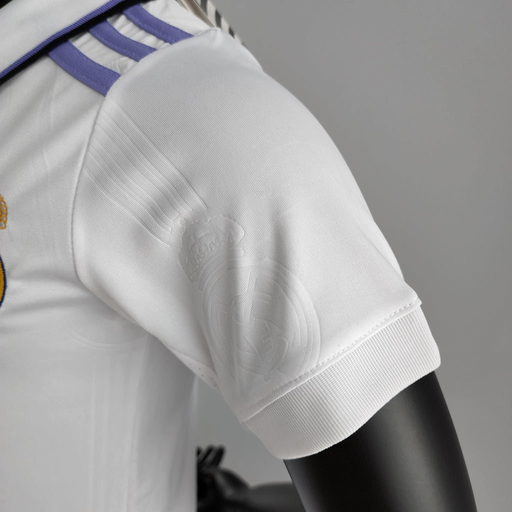 Real Madrid 2022/23 Primera equipación (Mini Conjunto)