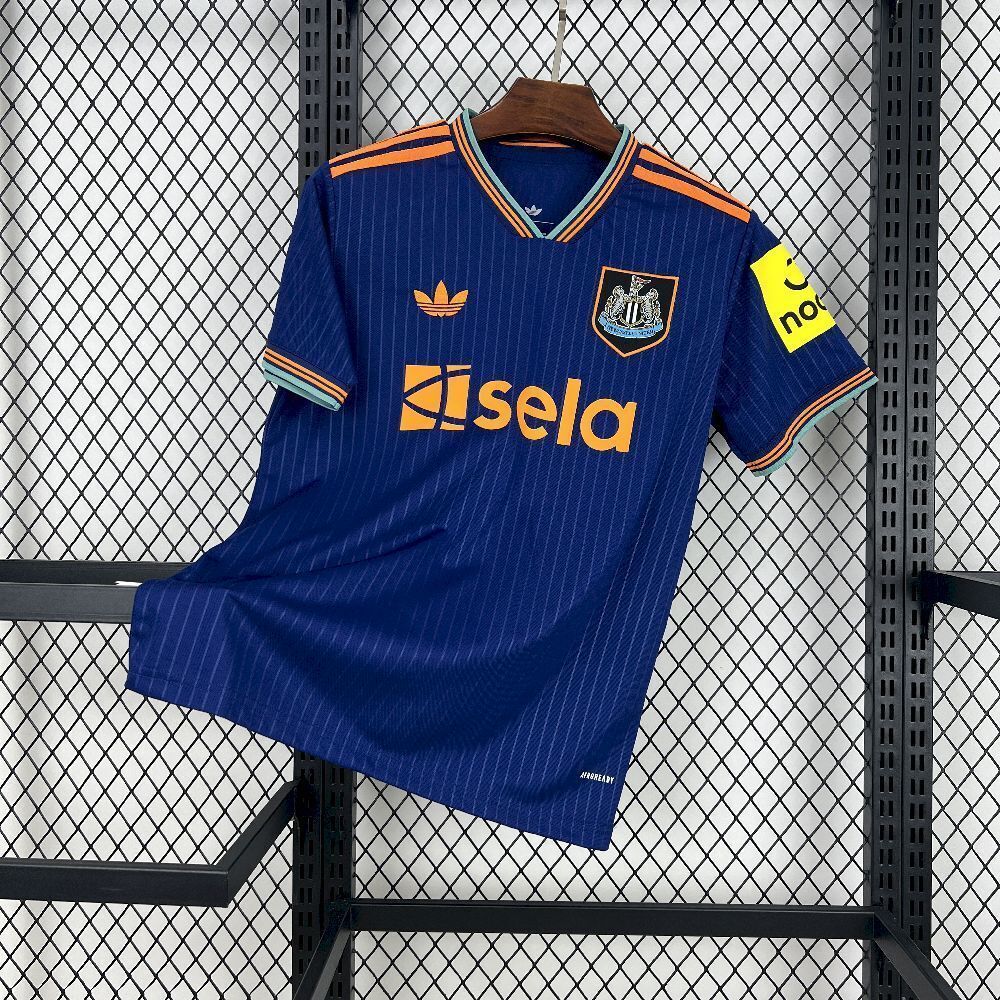 Newcastle 2025/26 (Segunda equipación)