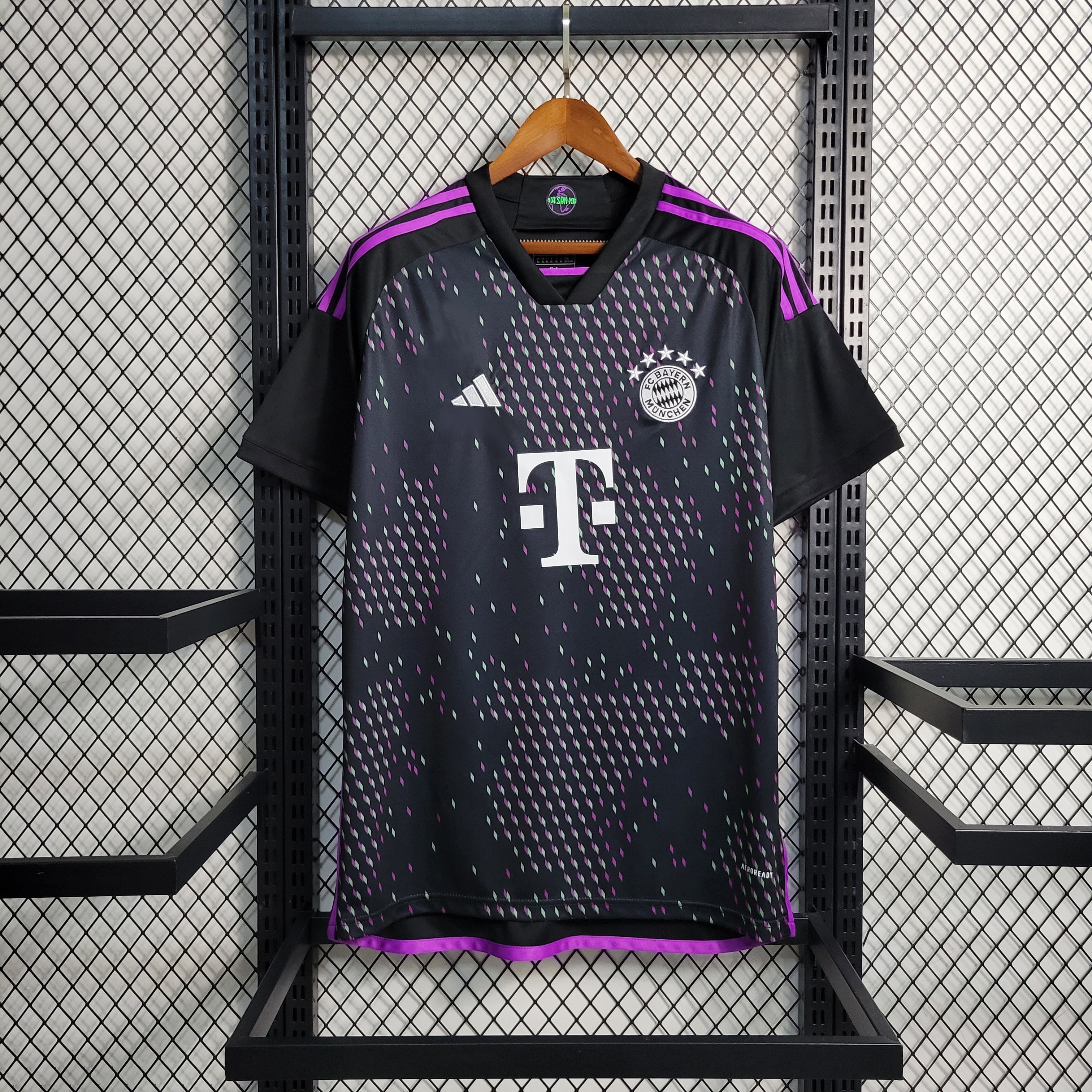 Bayern de Munich 2023/24 (Segunda equipación)