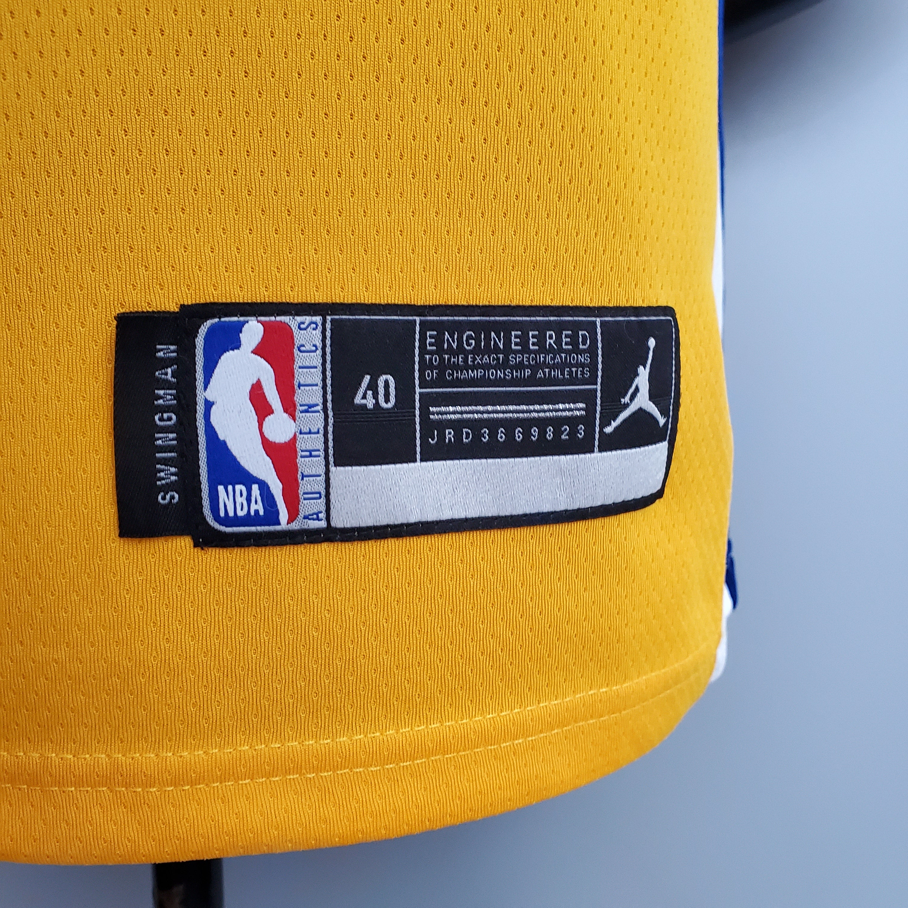 Golden State Warriors (yellow)