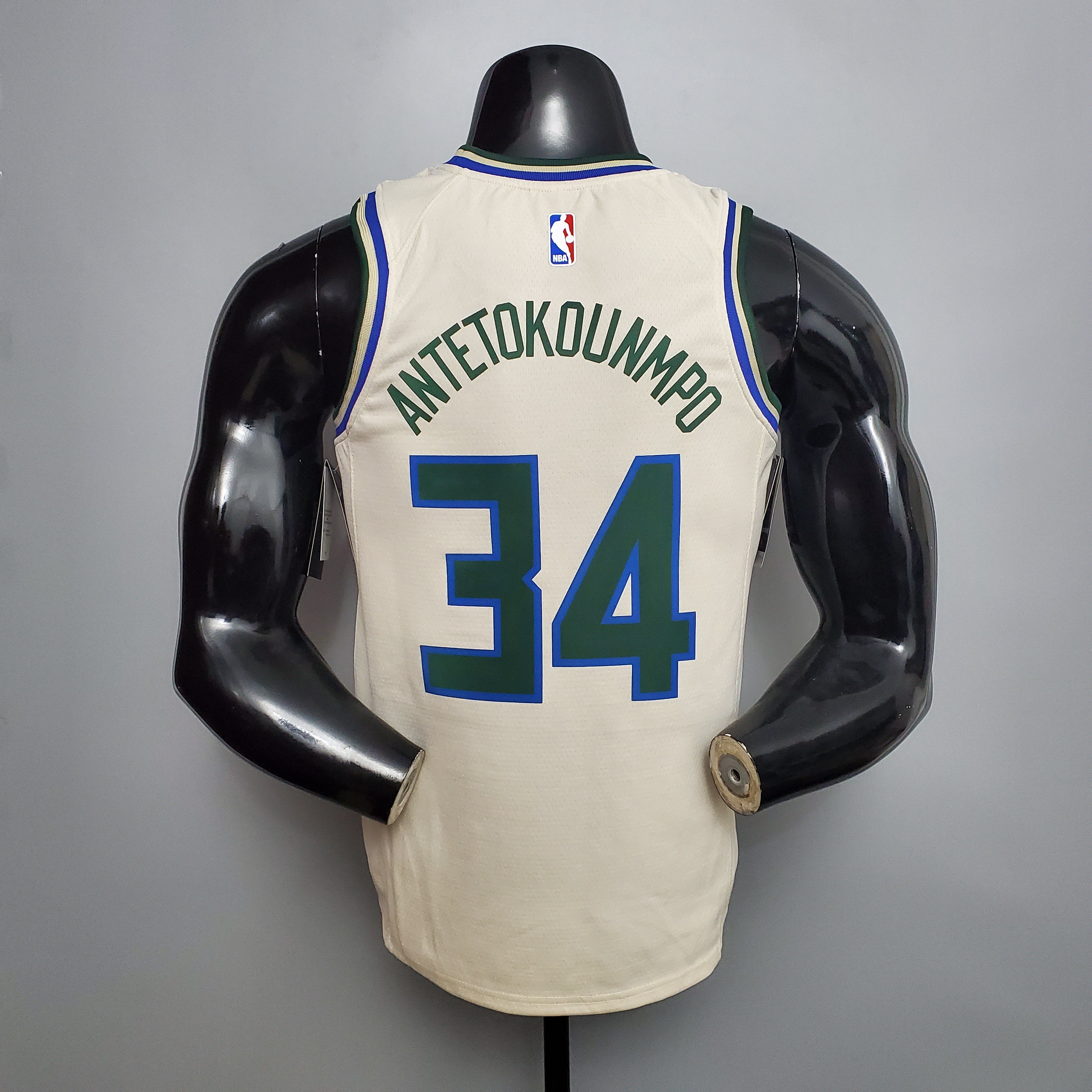 Milwaukee Bucks (Beige)