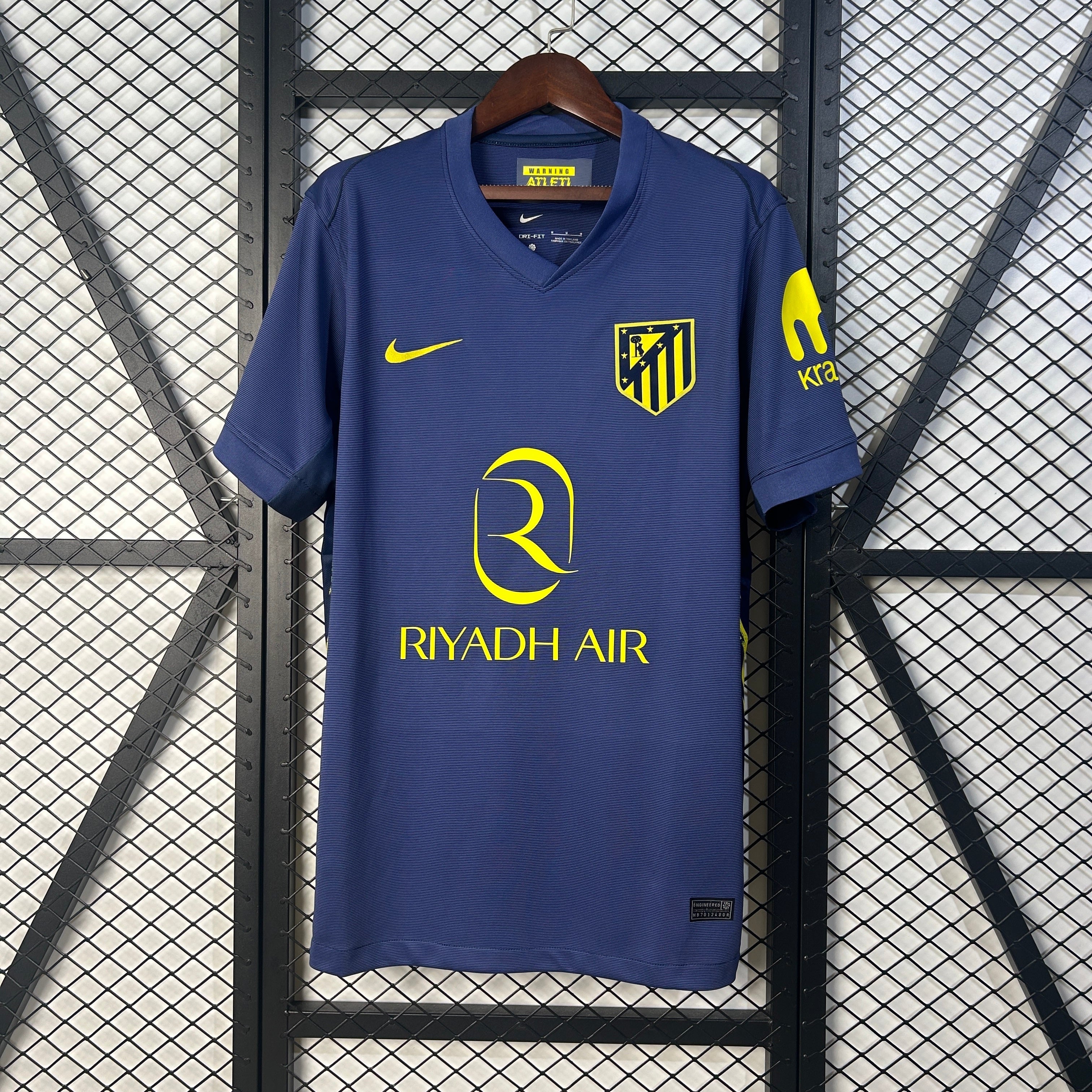 Atlético de Madrid 2025/26 (Segunda equipación)