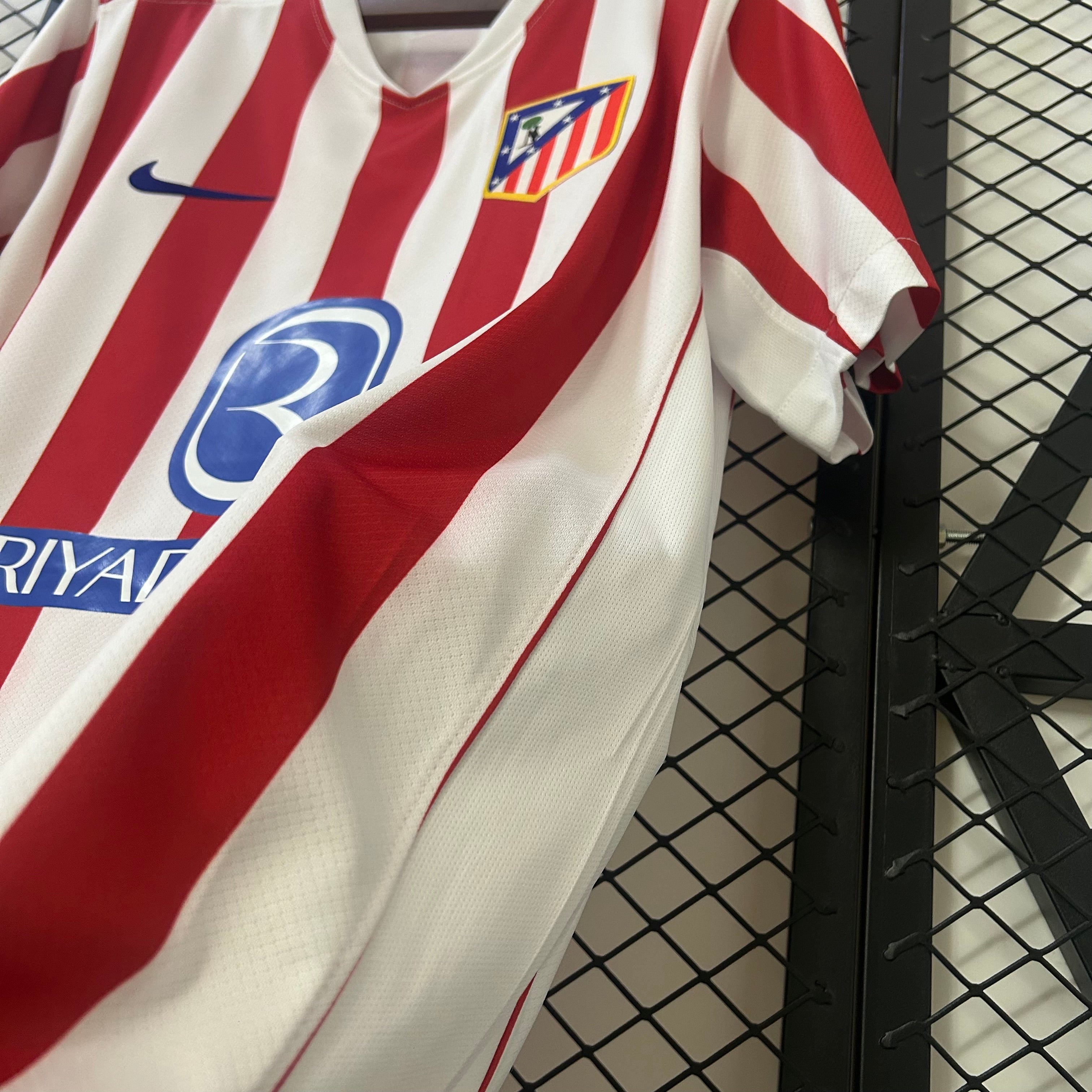 Atlético de Madrid 2025/26 (Primera equipación)