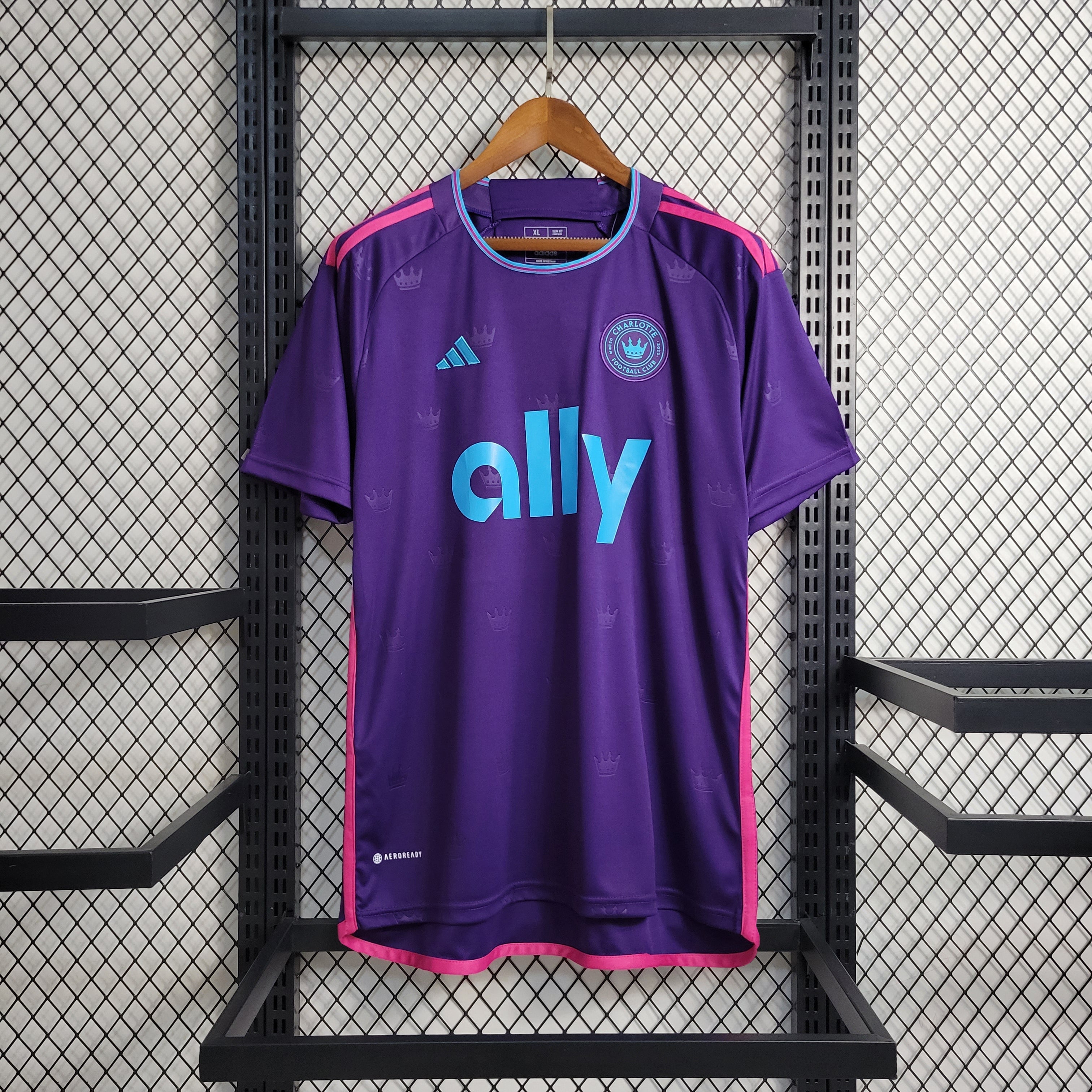 Charlotte 2023/24 (Segunda equipación)