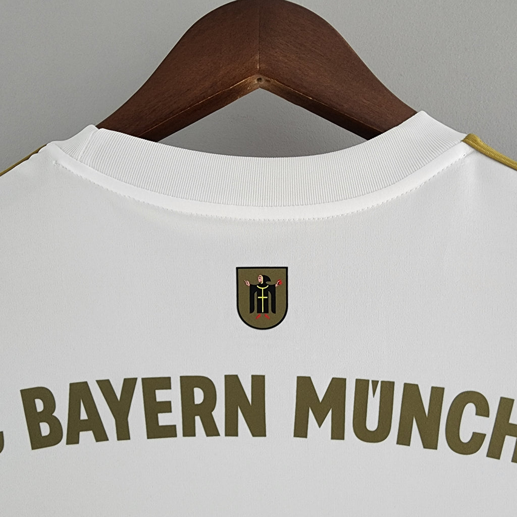 Bayern de Munich 2022/23 (Segunda equipación)