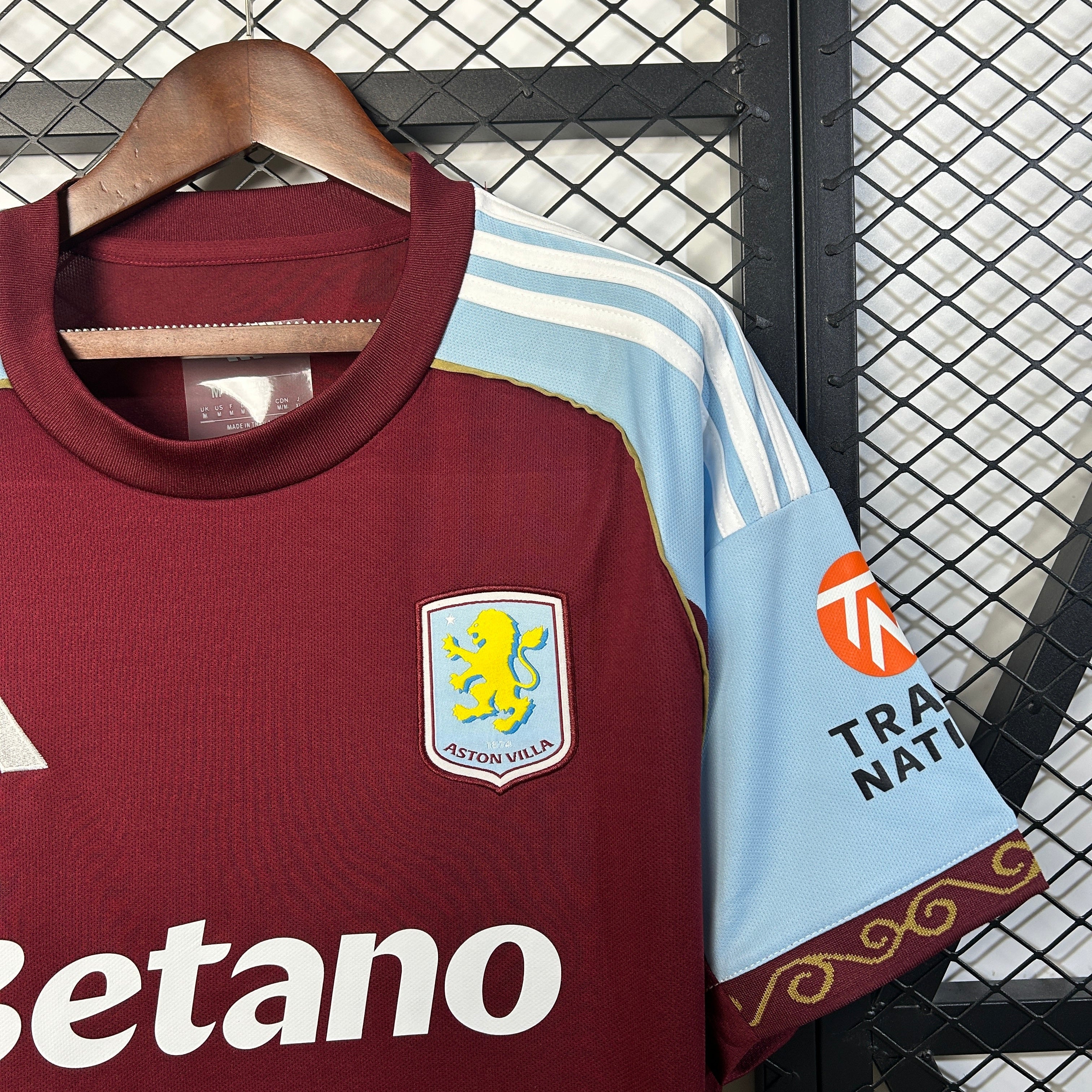Aston Villa 2025/26 (Primera equipación)