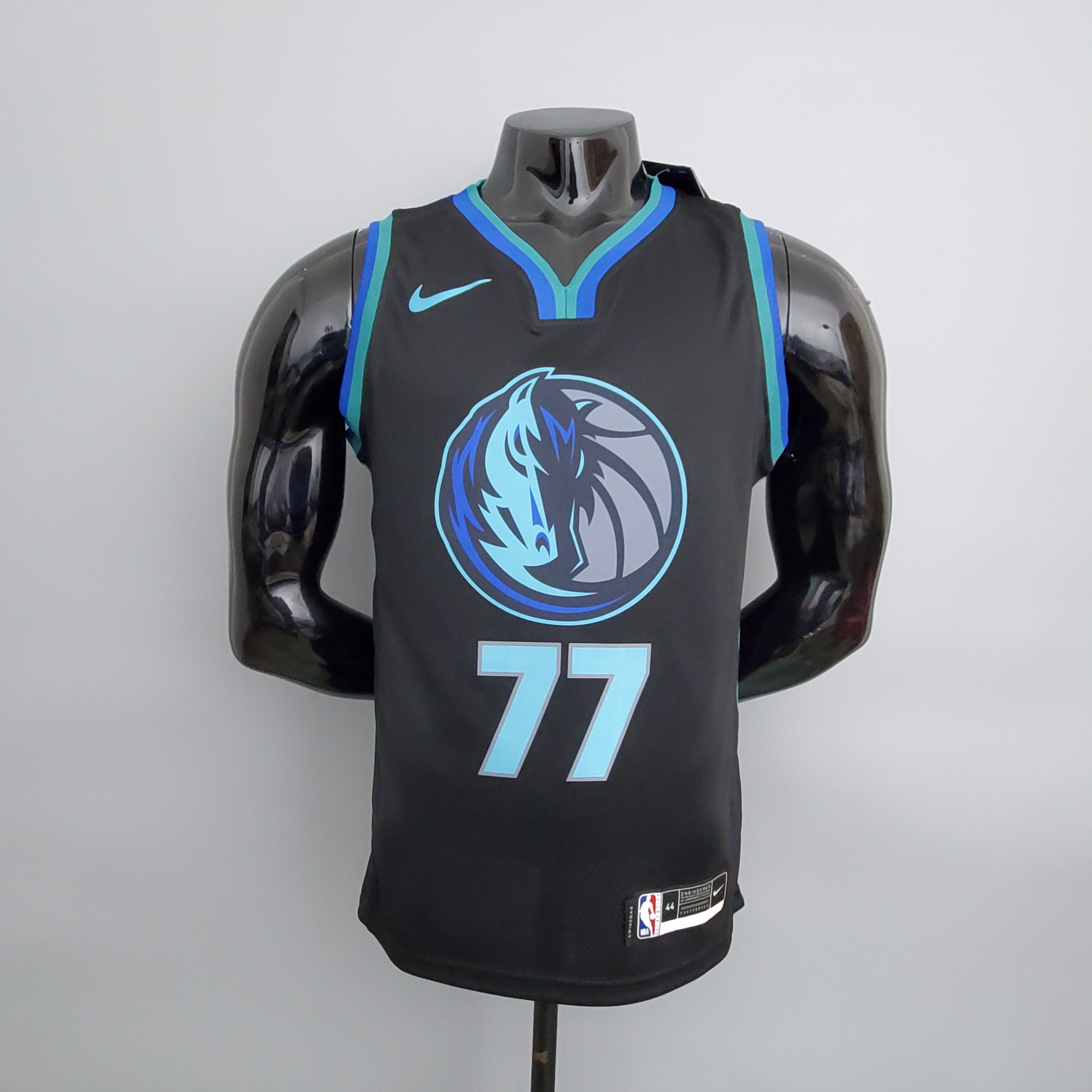Dallas Maverick (big bull head black)