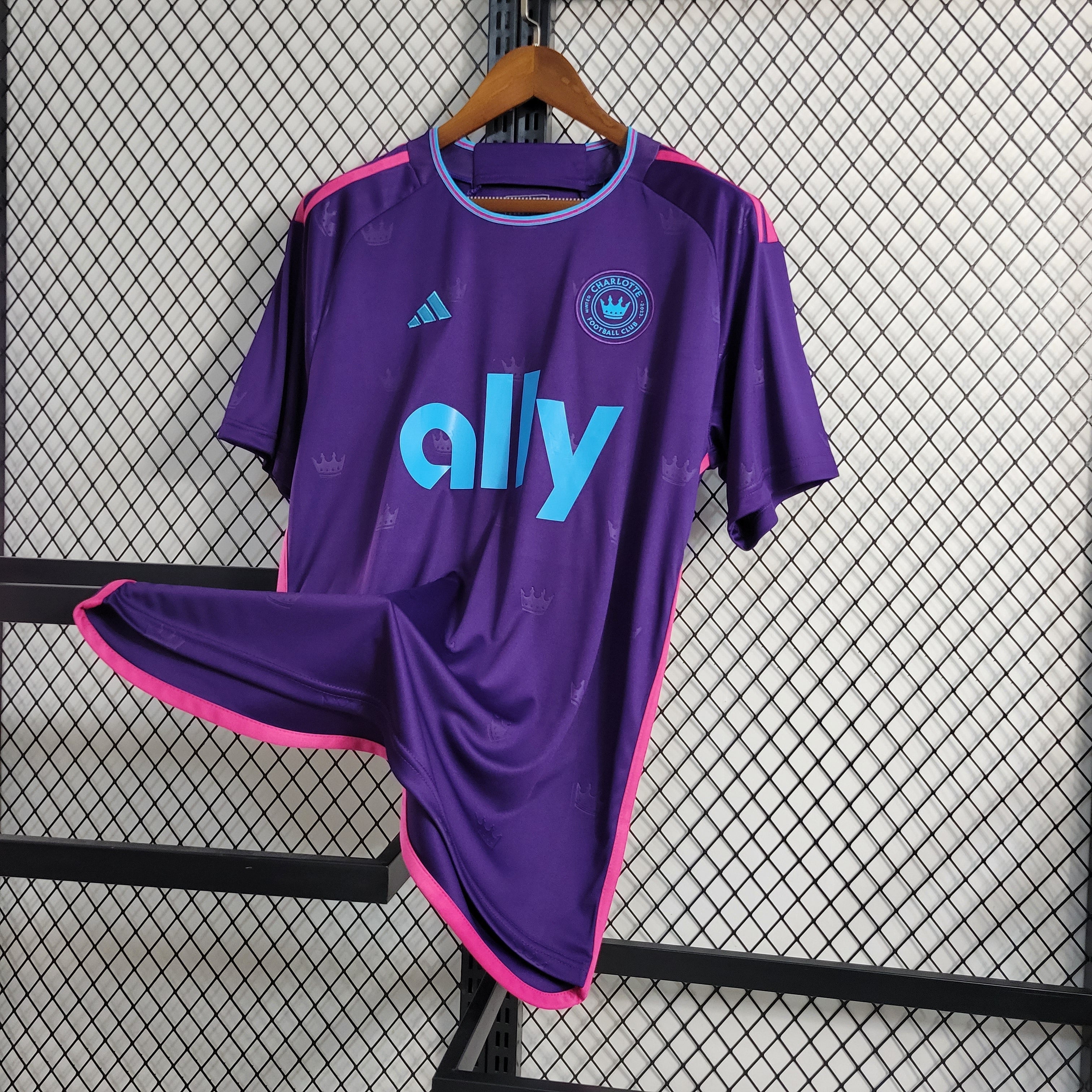 Charlotte 2023/24 (Segunda equipación)